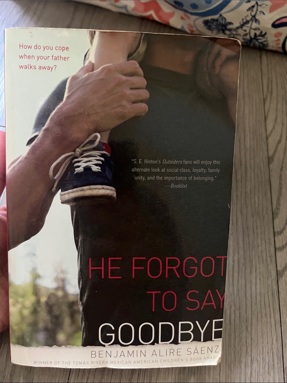 He Forgot to Say Goodbye by Benjamin Alire Sáenz - Black with Red & White Cover